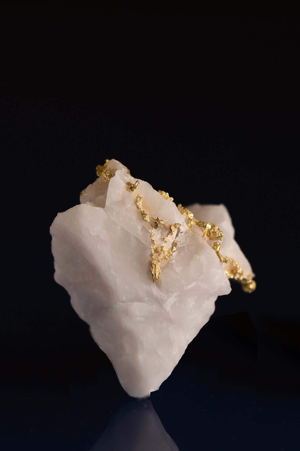 Quartz with Brilliant Crystalline Gold on both sides- 4.31 grams